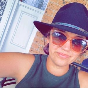 Meet your Posher, Abby